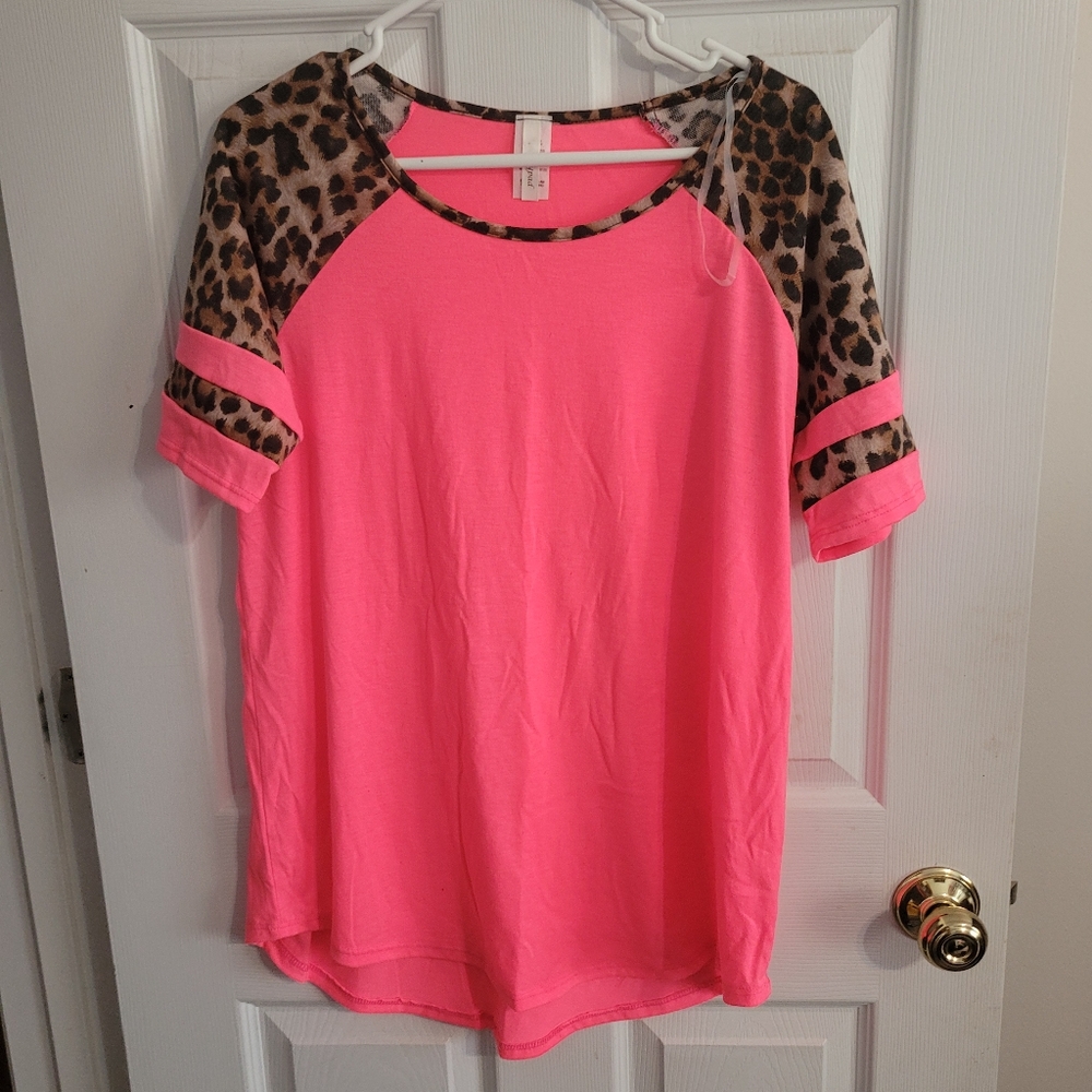 Lilypad Pink Tshirt Top with Leopard
